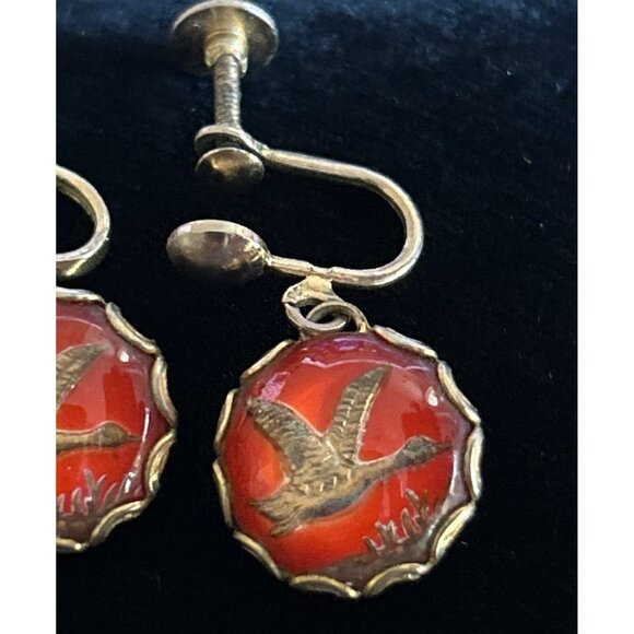 Vintage 1950s Gold-Tone Flying Geese Reverse Intaglio Screwback Earrings - Picture 2 of 3